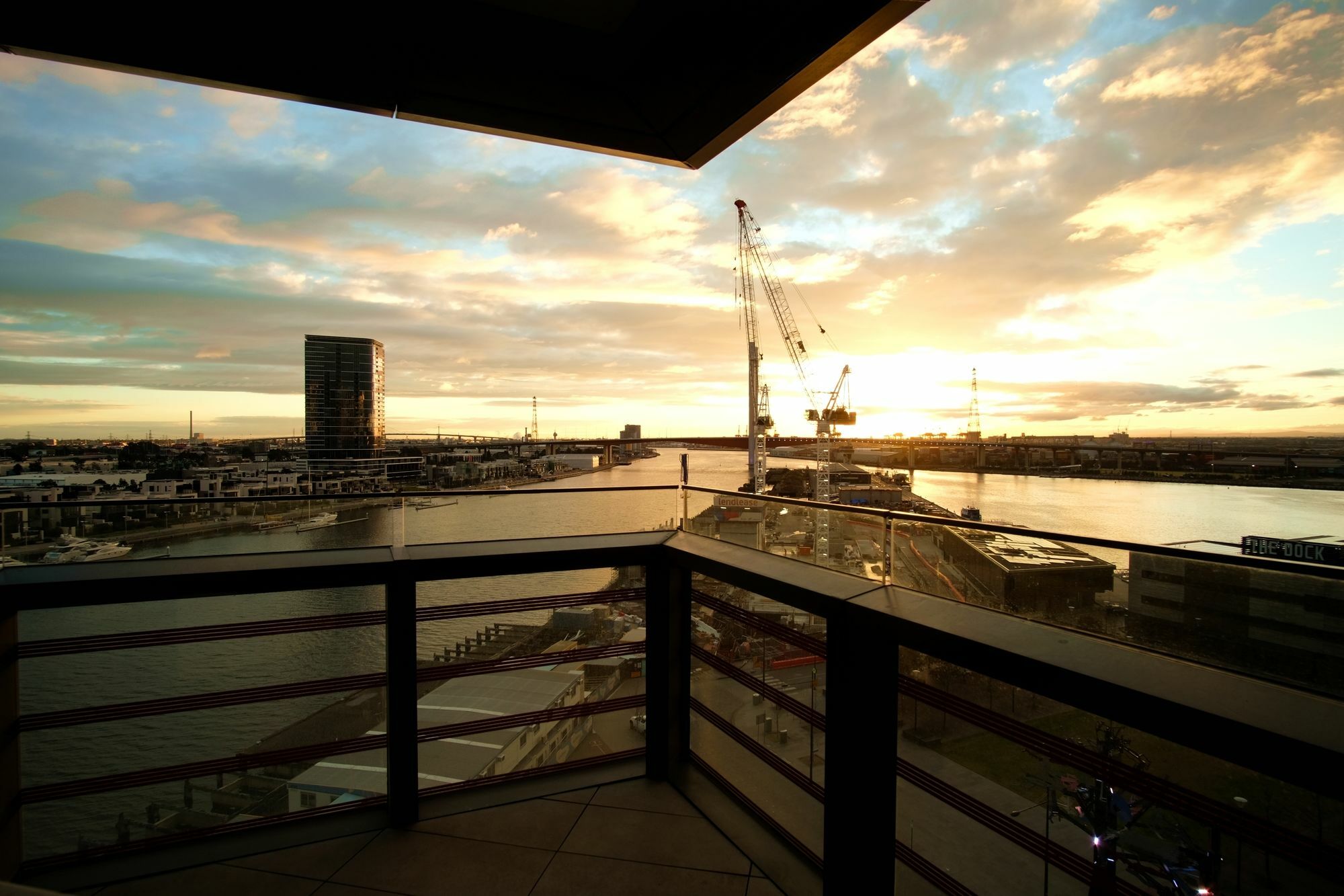 889 On Collins Waterfront Apartment Melbourne City Exterior foto